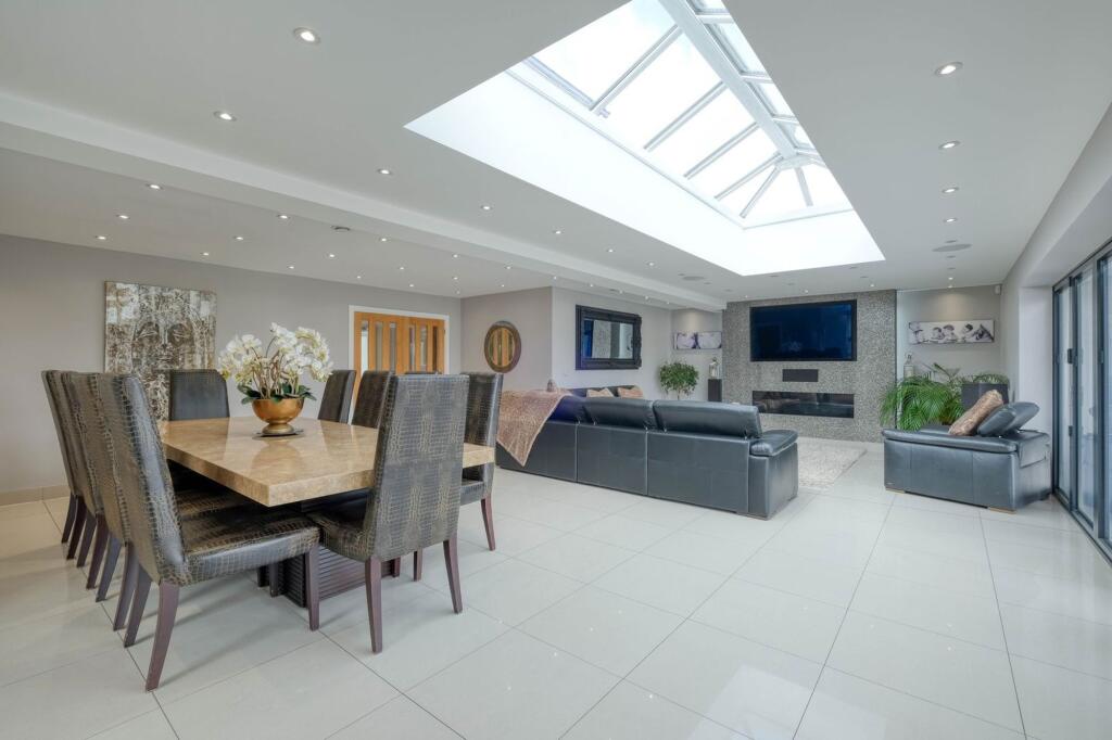 Open Plan Kitchen/Dining/Family area