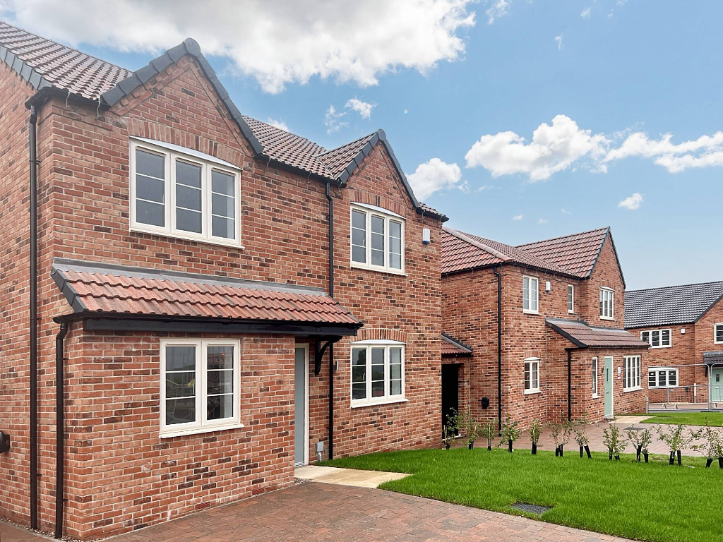 Lovely 5 Bed Home