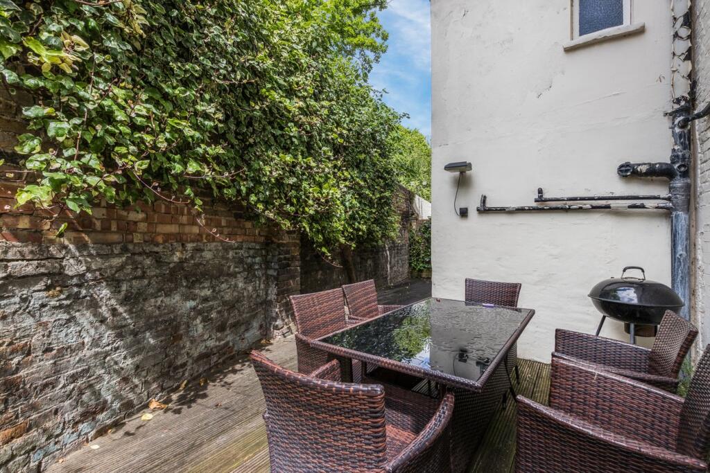 Cathnor Road, Shepherd's Bush, London , W12