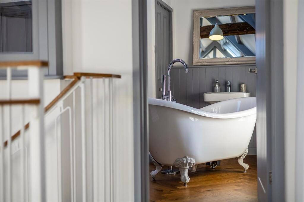 Freestanding Bath