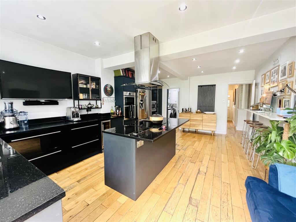 Live In Breakfast Kitchen