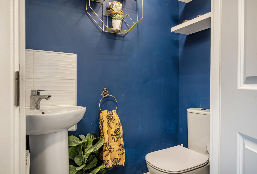 1349352-18-68bb29...