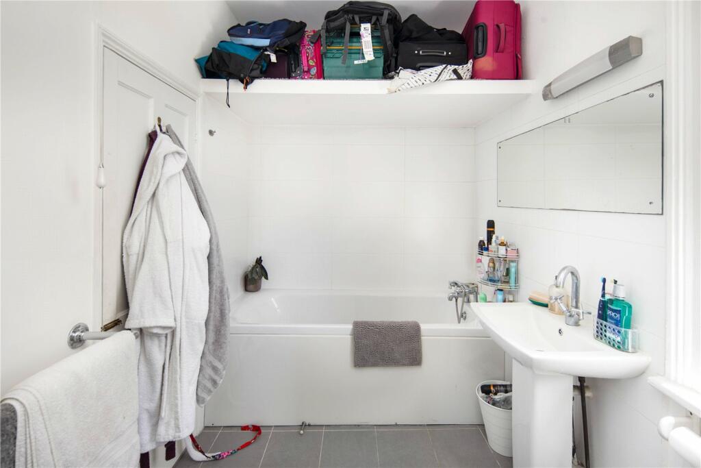 En-Suite Bathroom