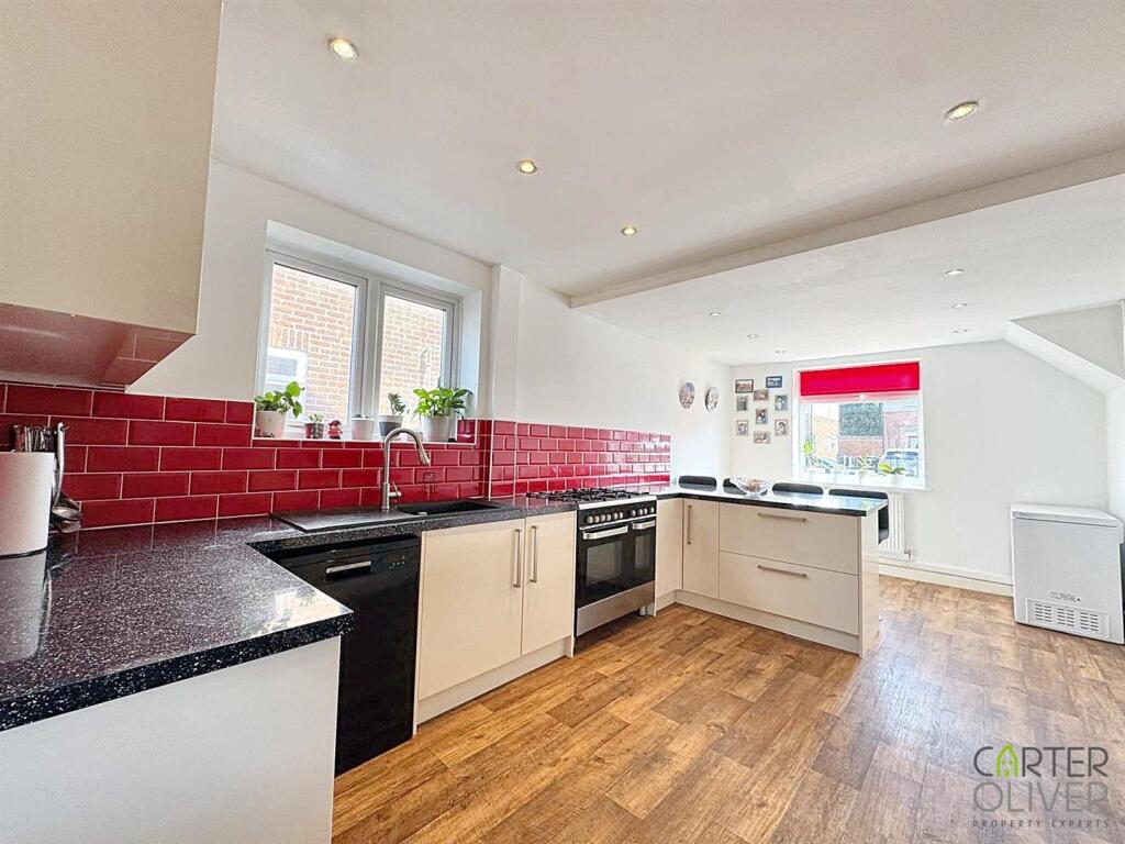 Kitchen / Breakfast Room