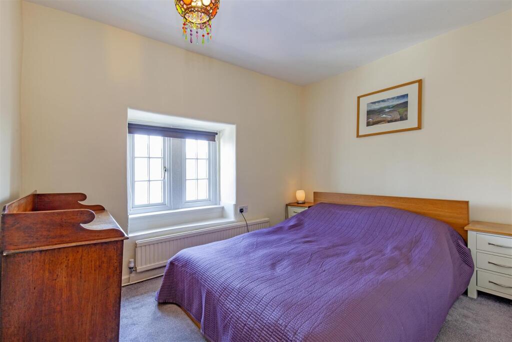 Bedroom 1-1.jpg