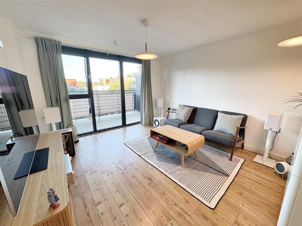 Kitchen/Lounge