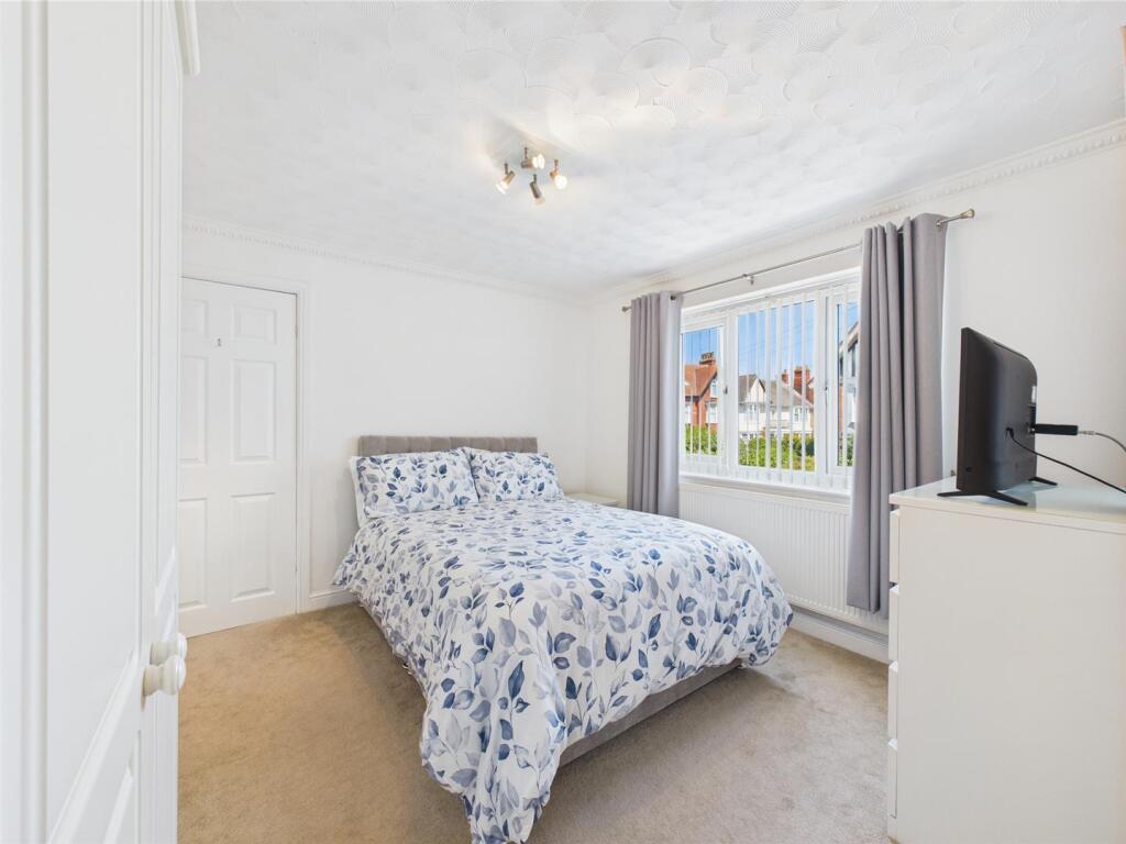 Bedroom: