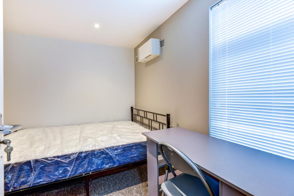 35 Sutherland Road-36