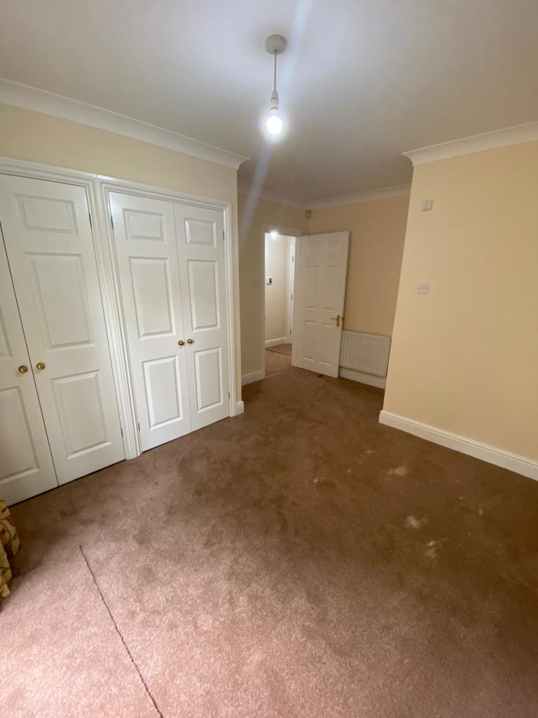 Bedroom 1 (2)