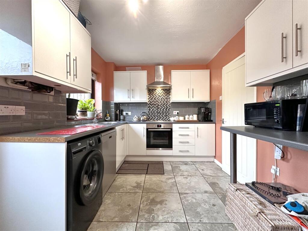 Modern Dining Kitchen 474