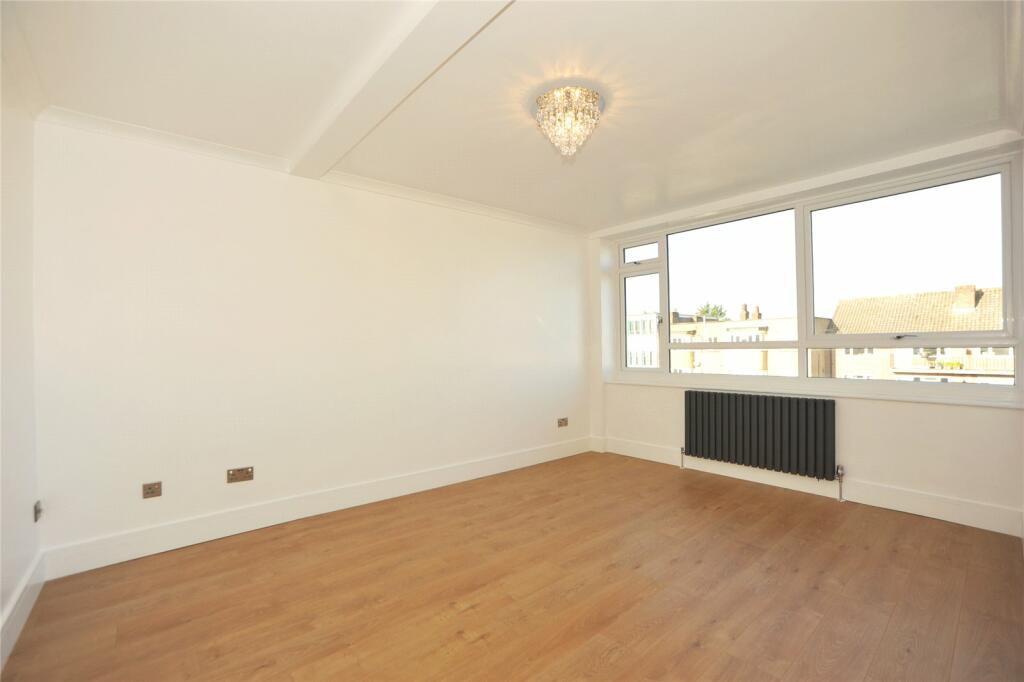 Lounge - View 1