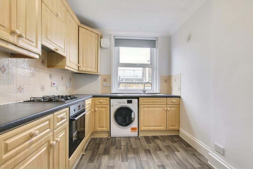3.KITCHEN.jpg