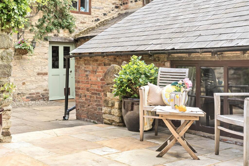 Cliff Hill Farm, 4 Northampton Road, Blisworth (6)