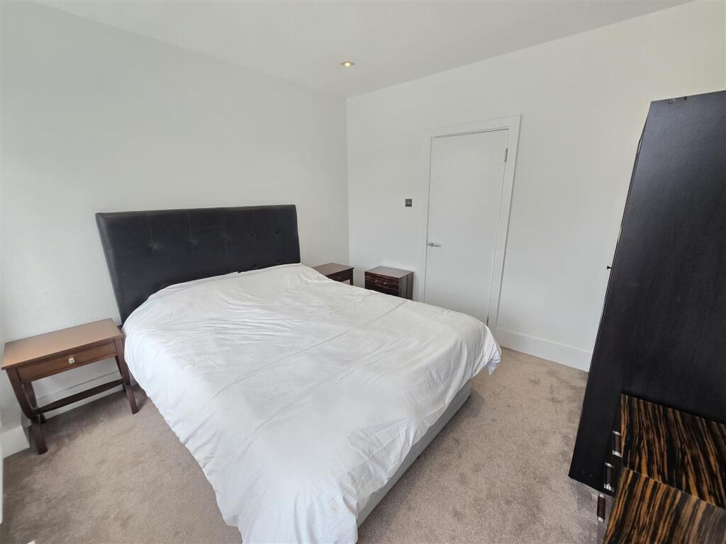 00 Bedroom2.jpg