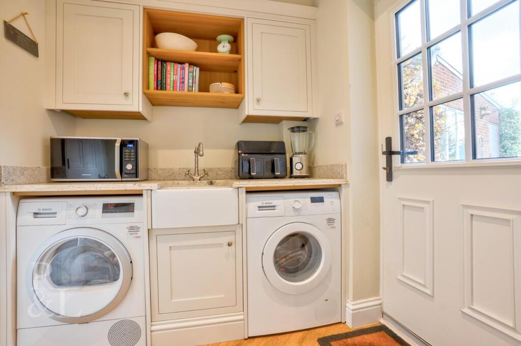 89 Burton Road (5).jpg