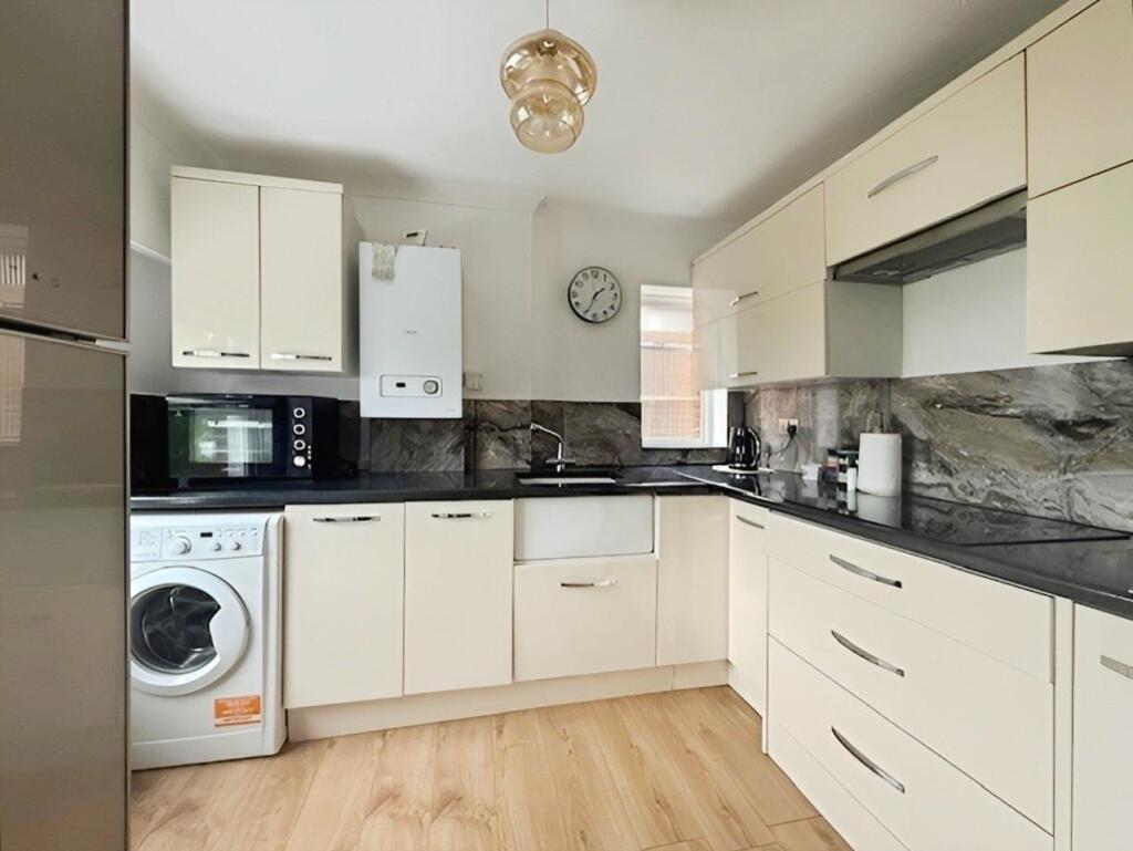 2fd9b8aa-Kitchen2.jpg