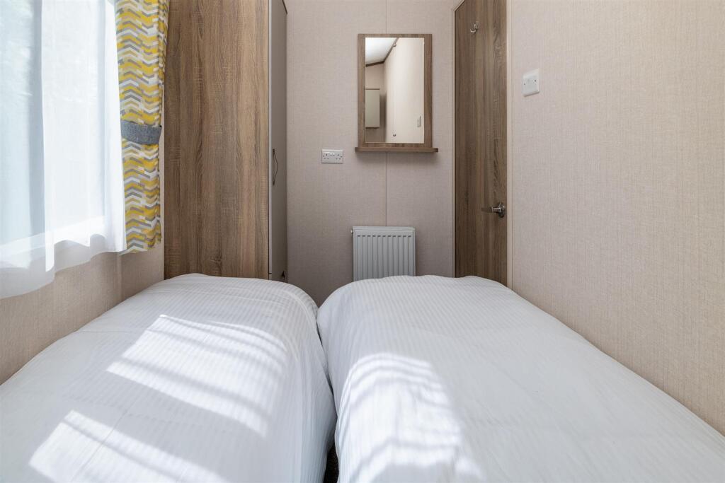 Y04-ABERAFON-PARK-BEDROOM-2C.jpg