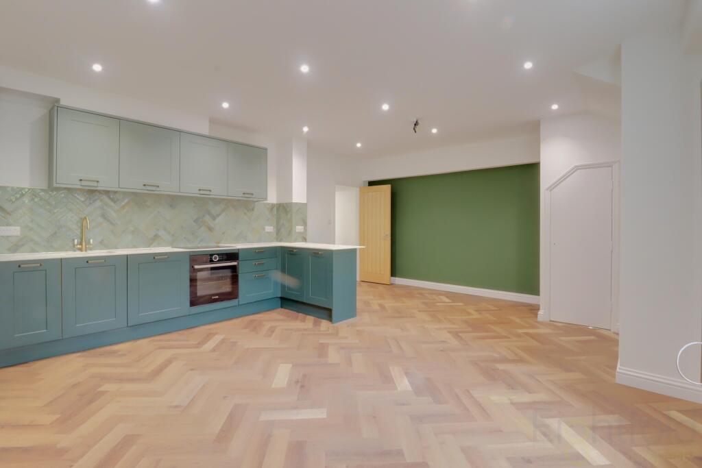 Living Room/Kitchen