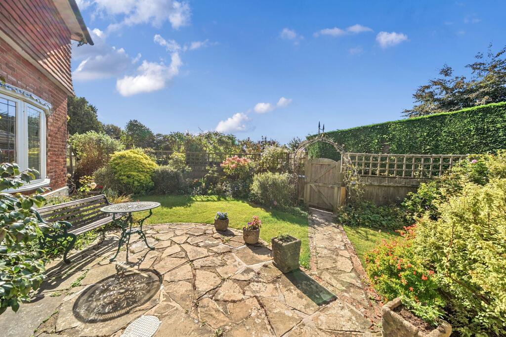 Patio &amp; Private Garden