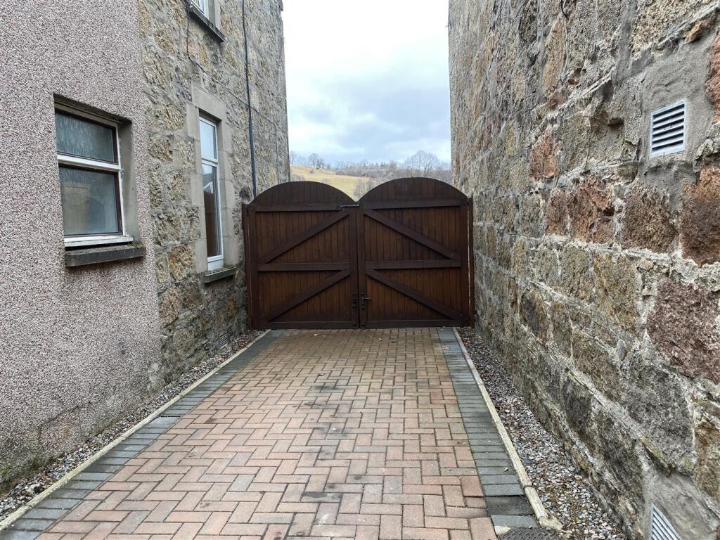 driveway.JPG