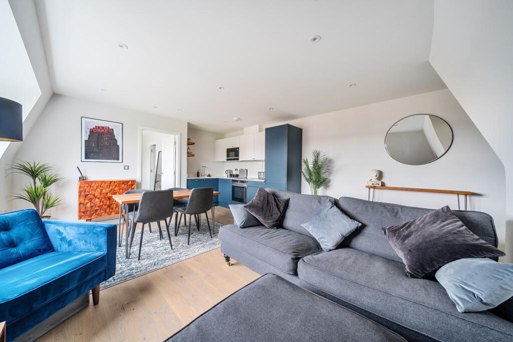 Sitting/Dining Room