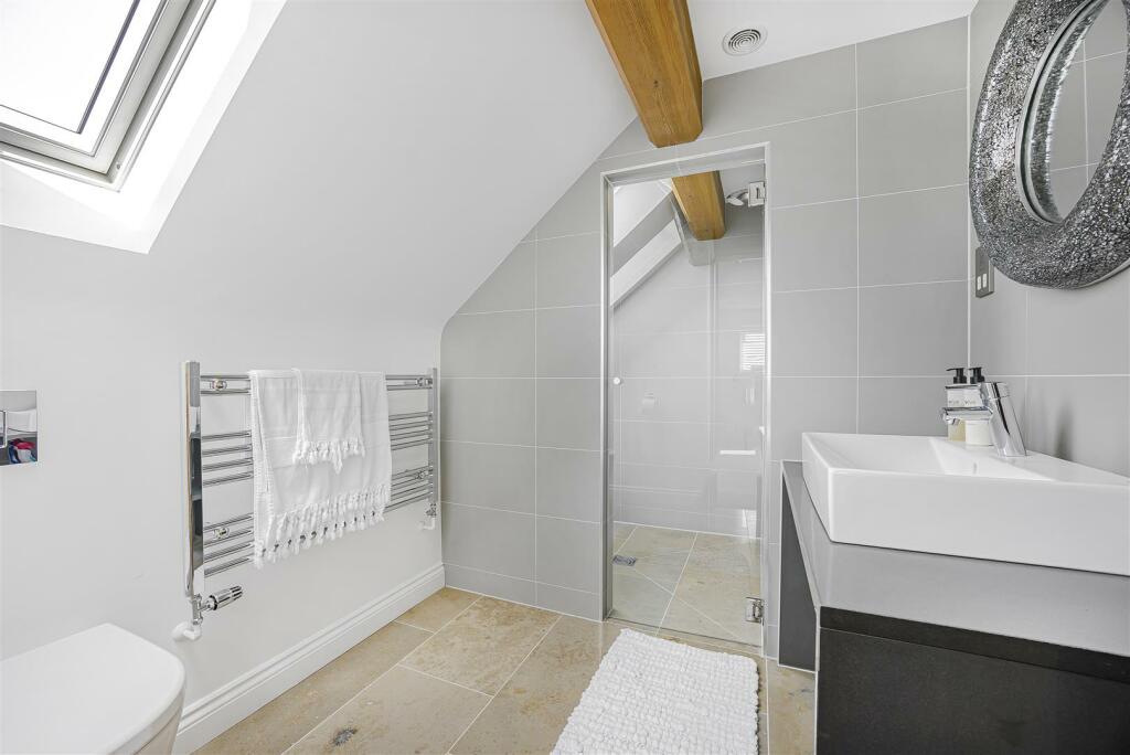 Second Floor En-Suite
