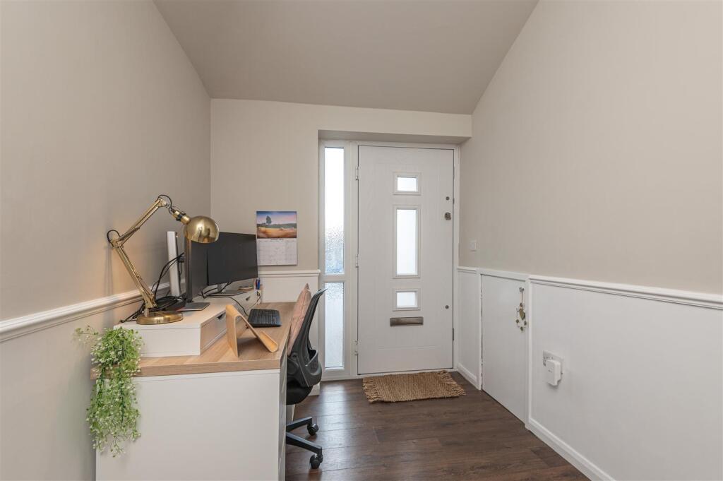 Entrance Hallway/Study