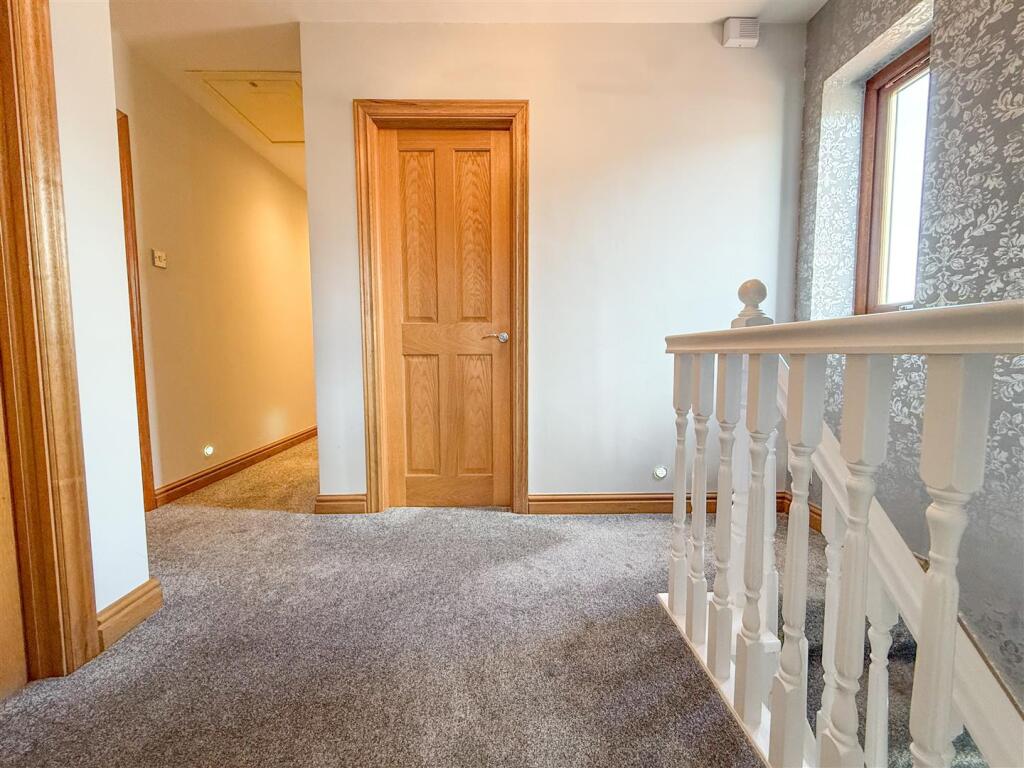 FIRST FLOOR LANDING AND STAIRS