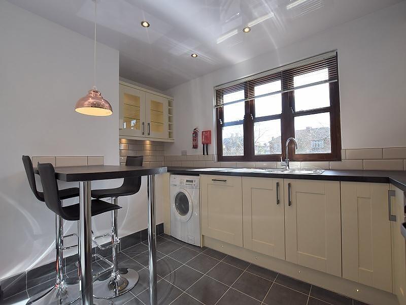 Kitchen (Main)