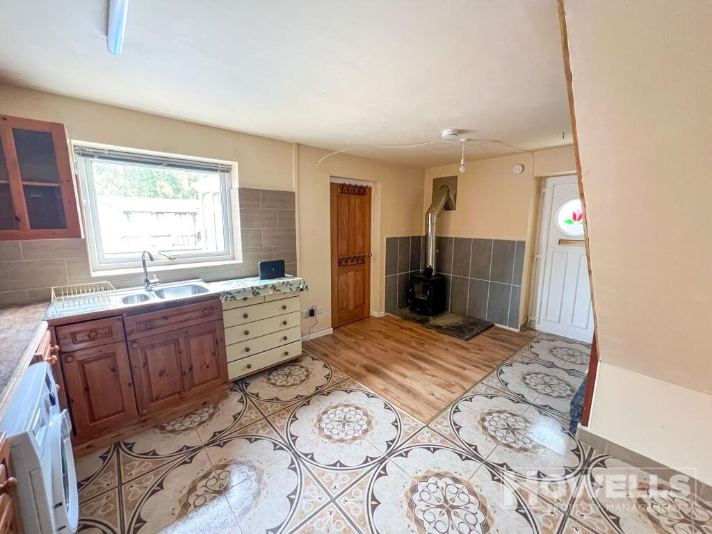 Kitchen Area 2