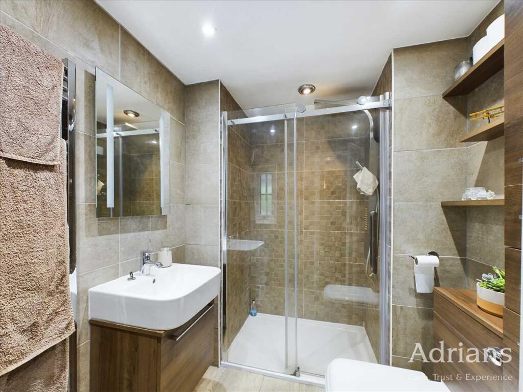 SHOWER ROOM