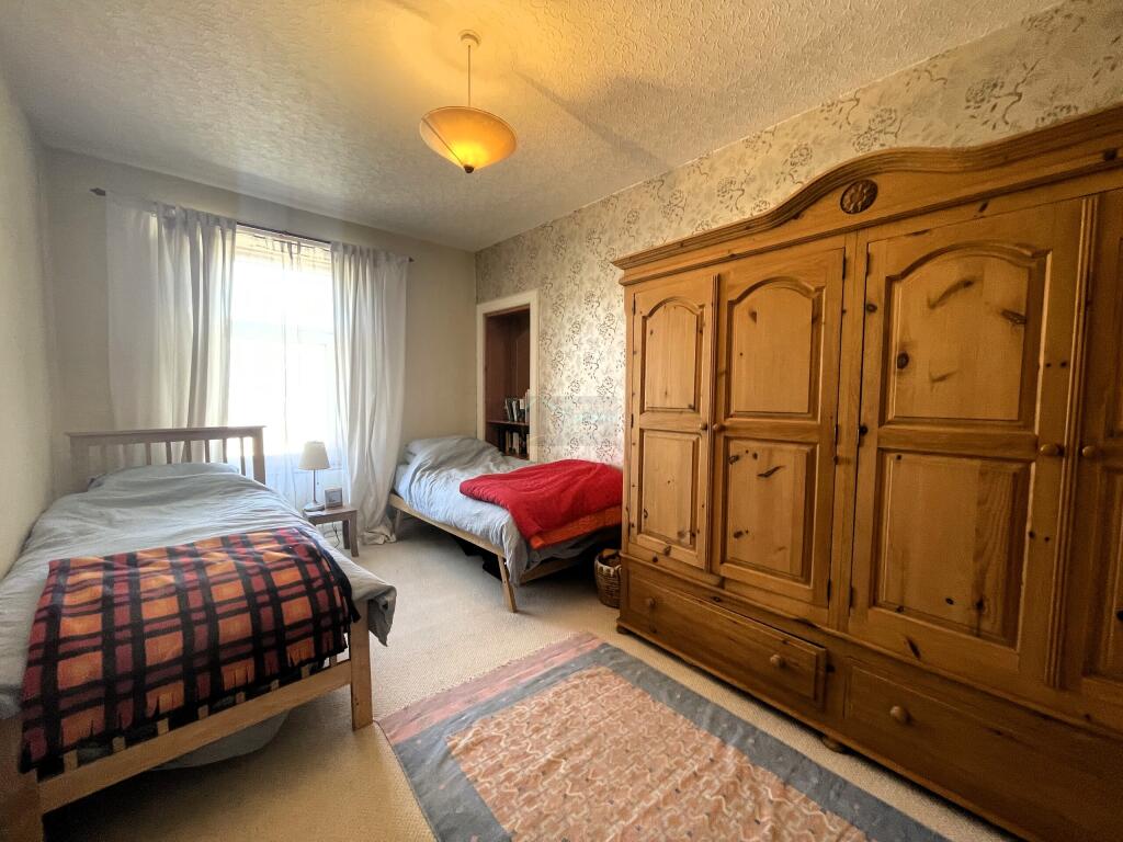Bedroom 3a.JPG