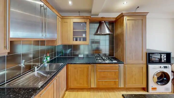 b1bd89ec-15ea-4e9f-93b1-cd99bfae5257