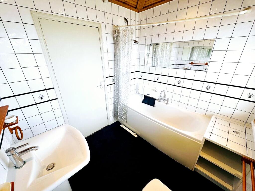 7516d52d-3a89-4da3-9a95-cc98adef8074