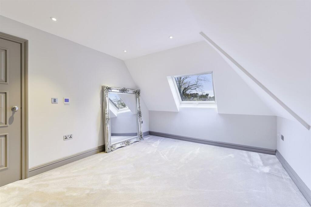 WOODCOTE PARK, 12C- (4).jpg