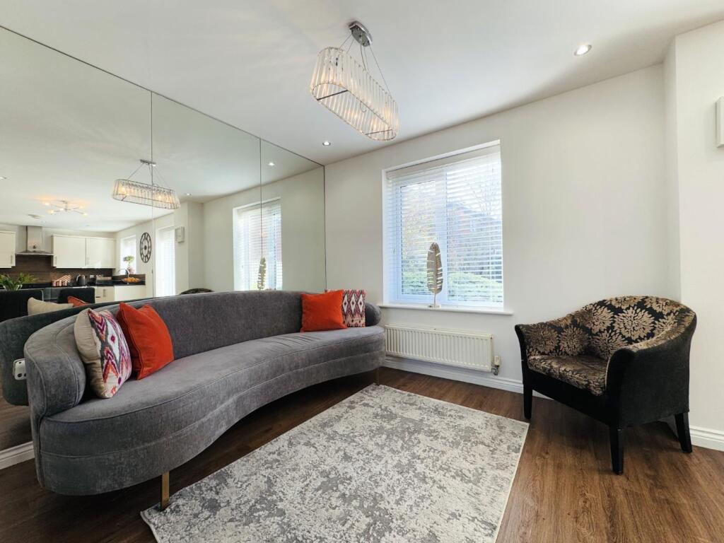 KITCHEN/DINER/SITTING ROOM