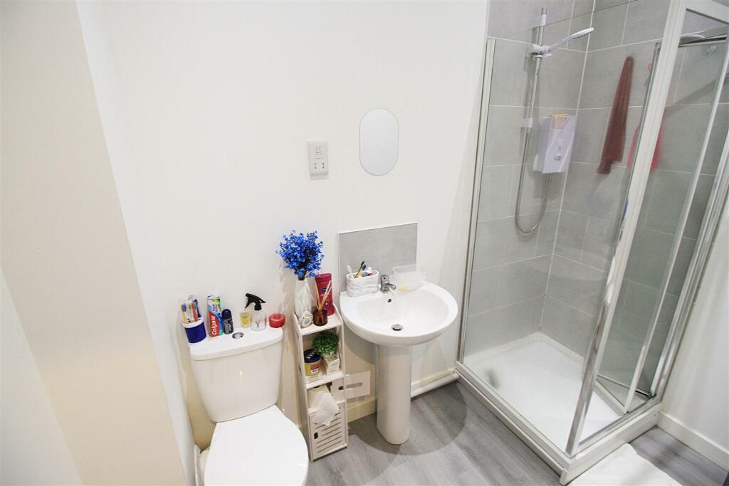 Shower room.jpg