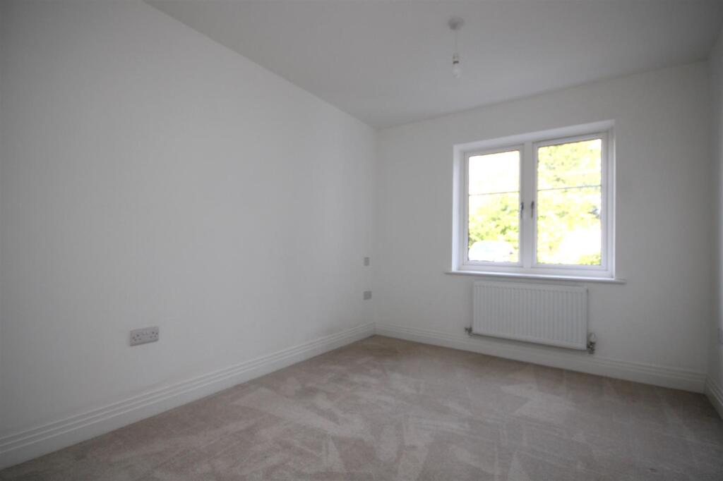 Bedroom 2.JPG