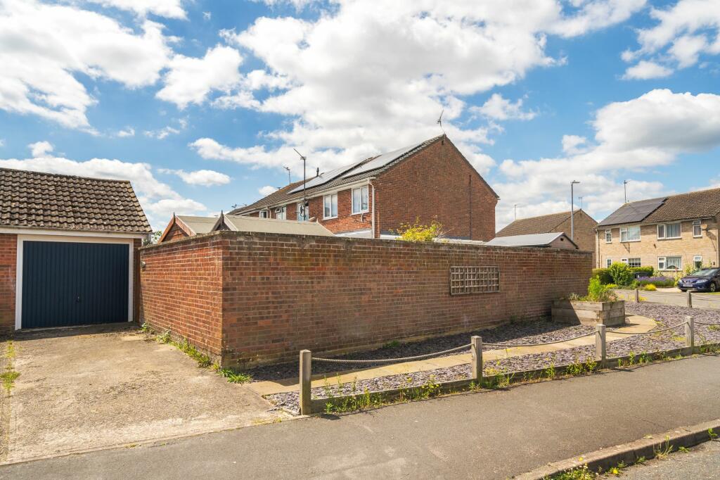 Garage/Driveway
