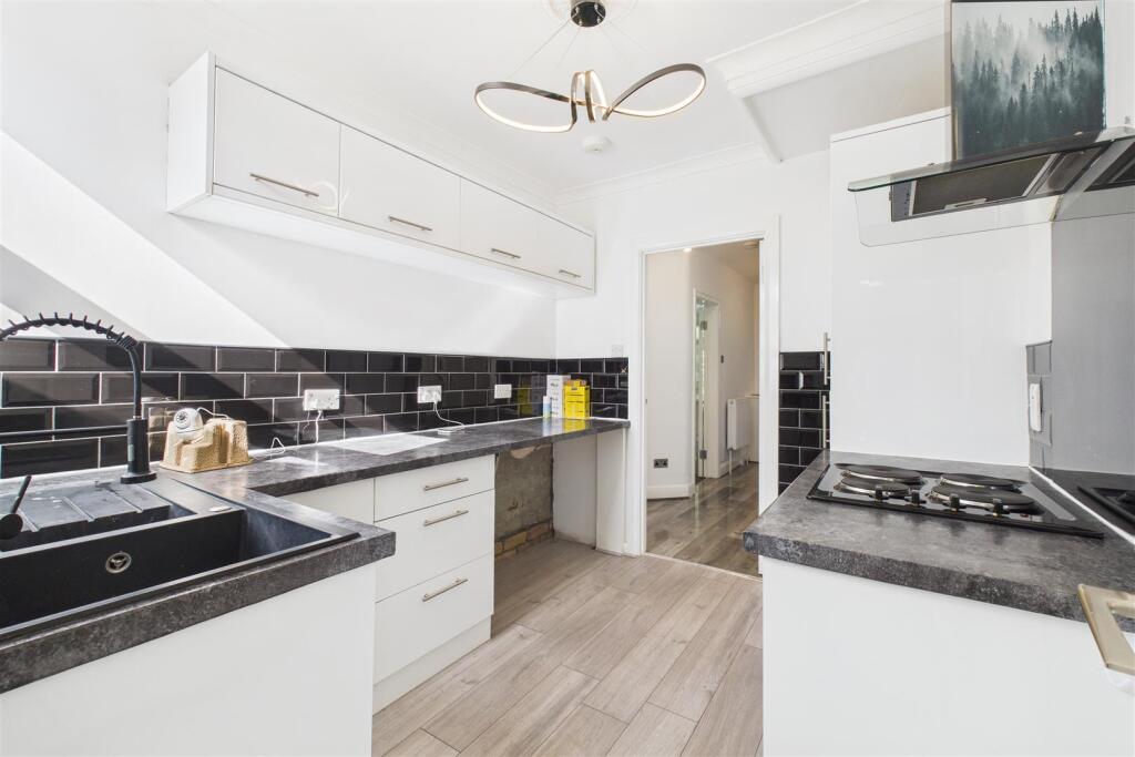 20 Brislington Hill, Brislington, Bristol BS4 5BD 