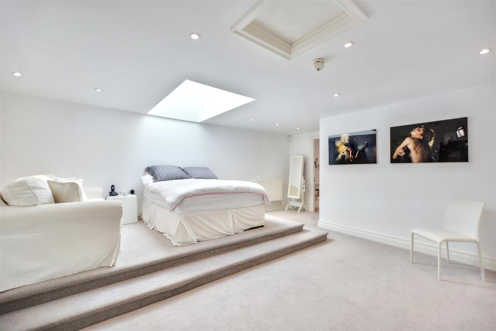 Bedroom 2_1.jpeg