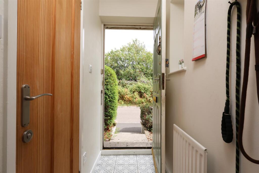 36 Roberston Drive 22.JPG