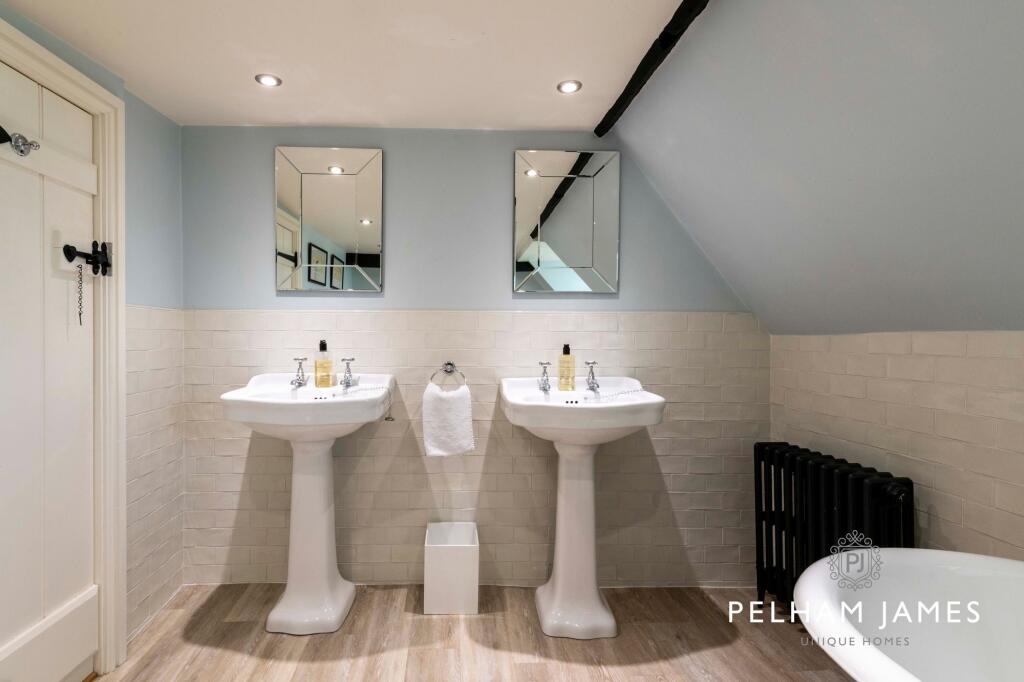 Family Bathroom, Coppice House, Glaston