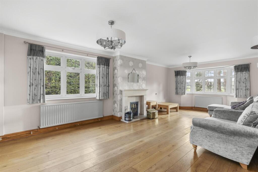 81 Sheepcote Dell Rd, HP15 6TL-12.jpg