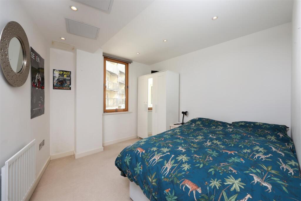 229 The Crescent 18.JPG