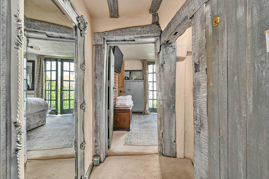 34 The Mint TN31 ...