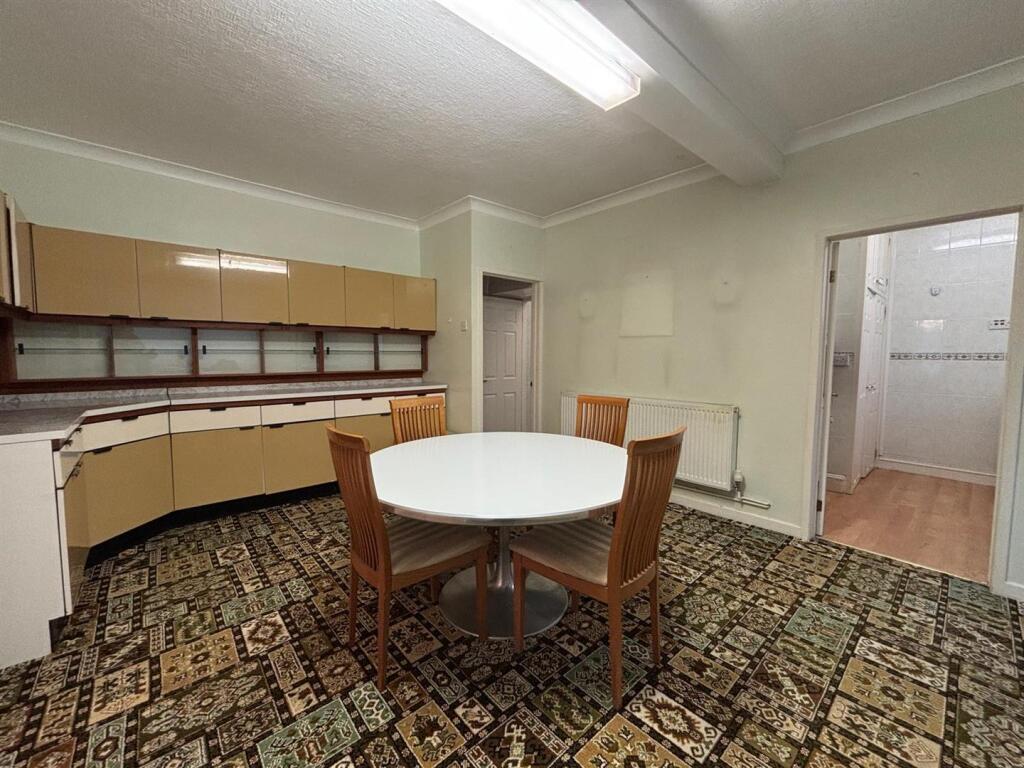 WhatsApp Image 2025-12-01 at 15.47.14_a80d14e0.jpg