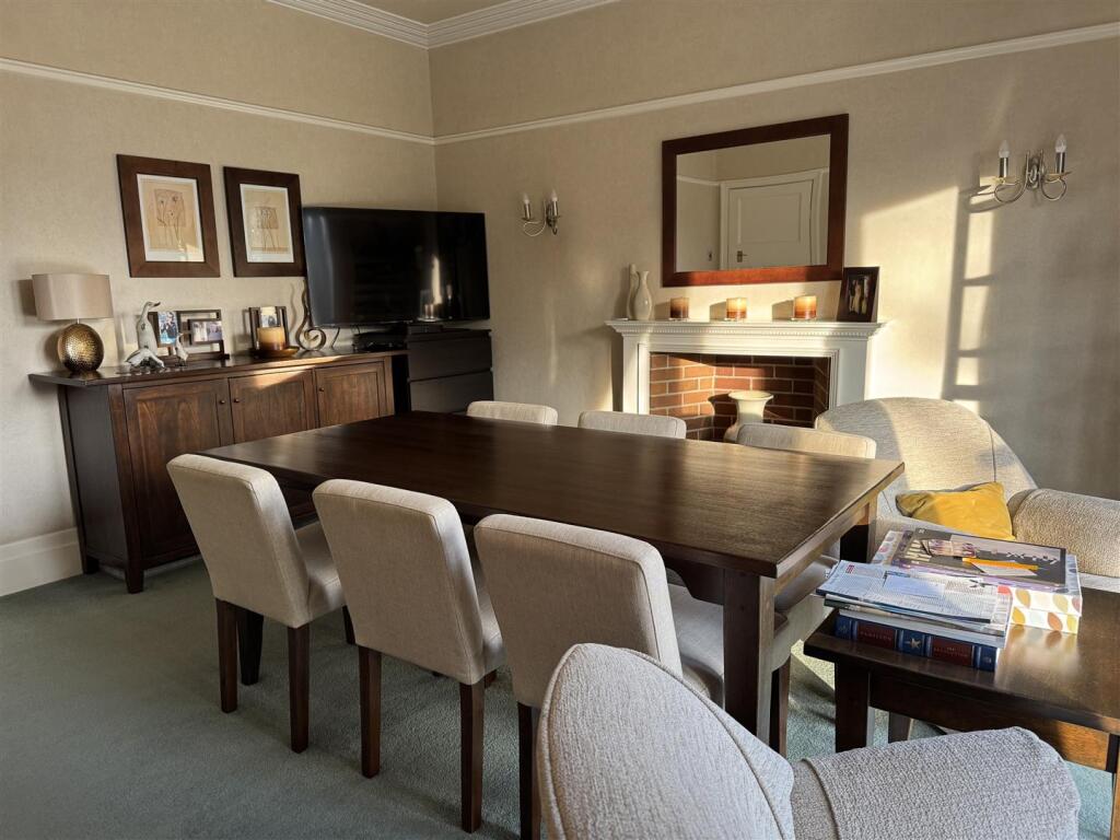 04 DINING ROOM_9614.jpg