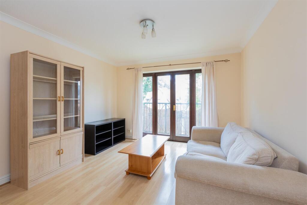 6 Sherbourne Court-11.jpg