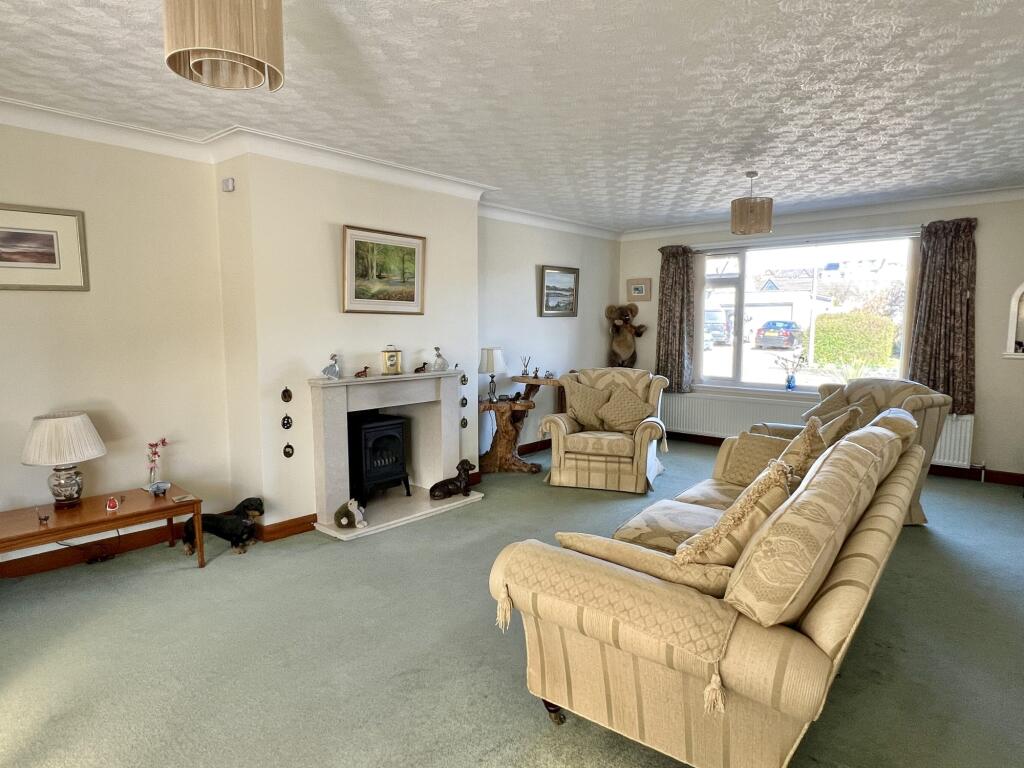 22 St Andrew Drive, Castle Douglas - Williamson an